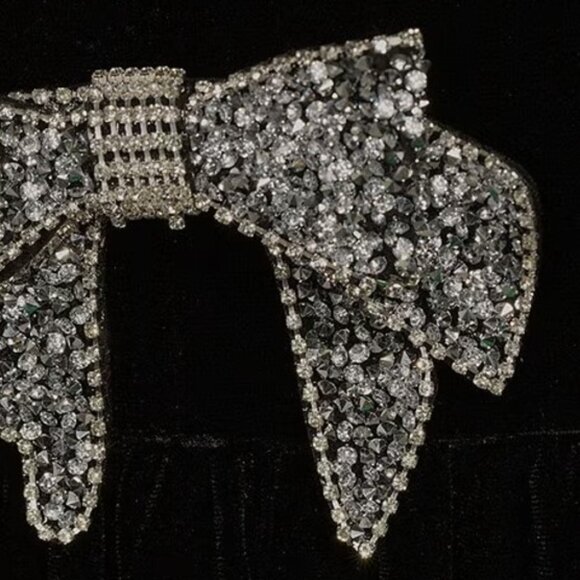 Sugarlips Plus Long Sleeve Bow Velvet Mini Dress - Picture 4 of 6